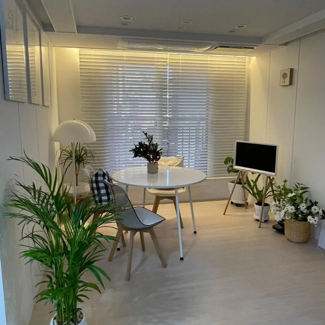 2-Room 4-Person Cozy House 1 Seoul 0*,  South Korea